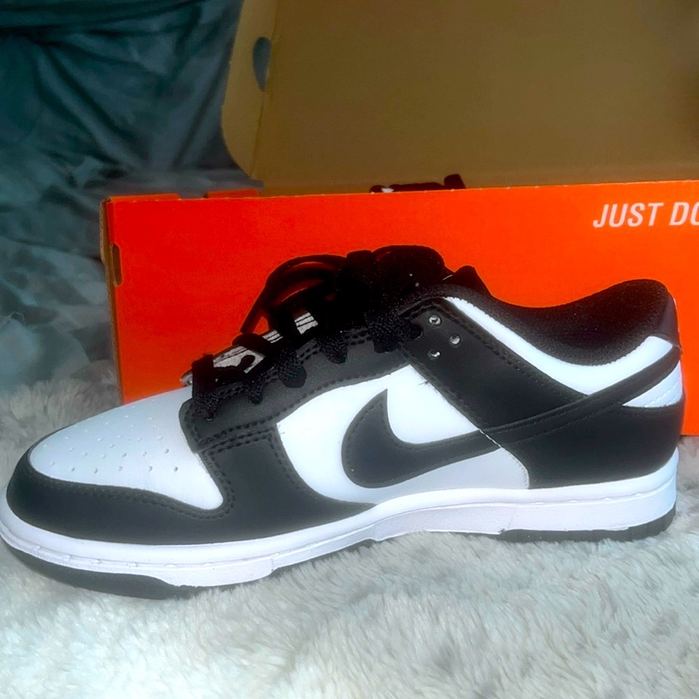 OREOS OREOS OREOS BRAND NEW NIKE LOW CUT DUNKS SUPER CUTE